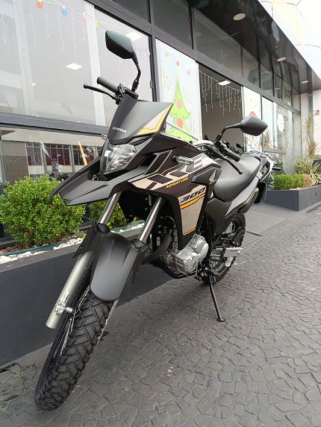 HONDA XRE 300 ADVENTURE, Foto 3