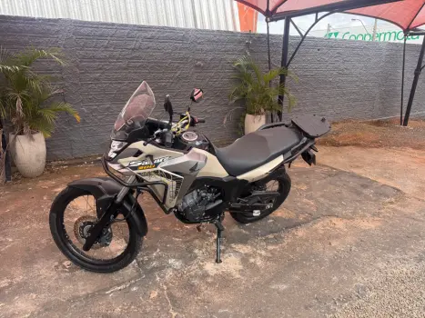 HONDA XRE 300 ADVENTURE, Foto 3