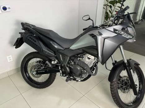 HONDA XRE 300 Sahara , Foto 2