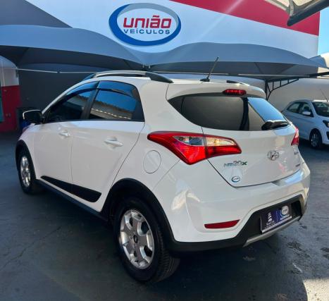 HYUNDAI HB 20 Hatch X 1.6 16V 4P STYLE FLEX AUTOM�TICO, Foto 2