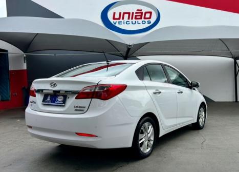 HYUNDAI HB 20 Sedan 1.6 16V 4P FLEX COMFORT PLUS AUTOMTICO, Foto 3