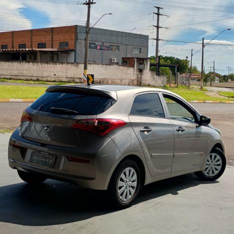 HYUNDAI HB 20 Sedan 1.0 12V 4P FLEX COMFORT PLUS, Foto 4