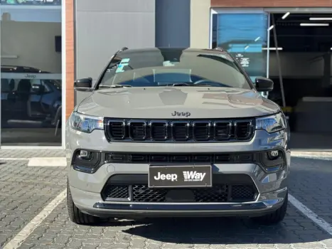 JEEP Compass 2.0 16V 4P HURRICANE 4 TURBO BLACKHAWK AUTOM�TICO AT9, Foto 2