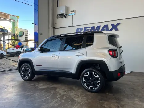 JEEP Renegade 2.0 16V 4P TURBO DIESEL TRAILHAWK 4X4 AUTOM�TICO, Foto 5