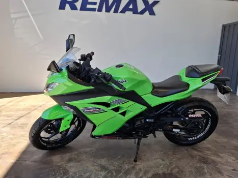KAWASAKI Ninja 300 ABS, Foto 2