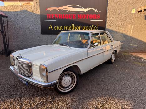 MERCEDES-BENZ 230.6 2.3 4P, Foto 1