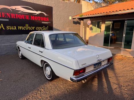 MERCEDES-BENZ 230.6 2.3 4P, Foto 4
