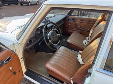 MERCEDES-BENZ 230.6 2.3 4P, Foto 7