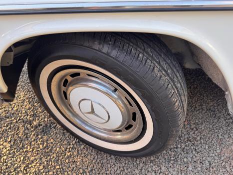 MERCEDES-BENZ 230.6 2.3 4P, Foto 8