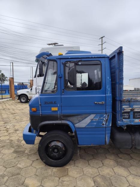 MERCEDES-BENZ 708 , Foto 2