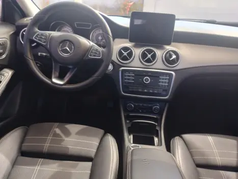 MERCEDES-BENZ GLA 200 1.6 16V 4P FLEX CGI ENDURO TURBO AUTOMTICO, Foto 9