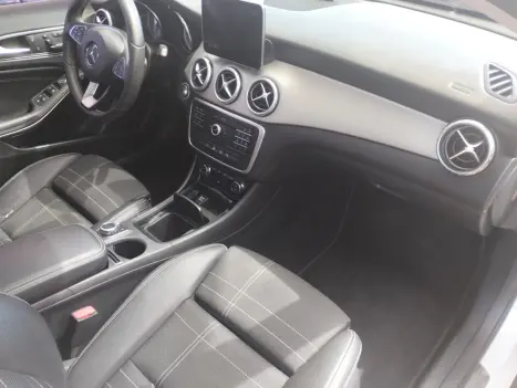 MERCEDES-BENZ GLA 200 1.6 16V 4P FLEX CGI ENDURO TURBO AUTOMTICO, Foto 14