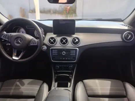 MERCEDES-BENZ GLA 200 1.6 16V 4P FLEX CGI ENDURO TURBO AUTOMTICO, Foto 11