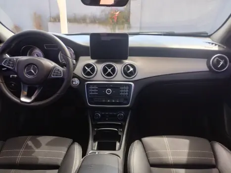 MERCEDES-BENZ GLA 200 1.6 16V 4P FLEX CGI ENDURO TURBO AUTOMTICO, Foto 8