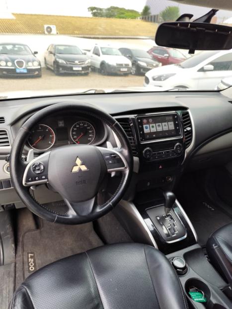 MITSUBISHI L 200 Triton 2.4 16V SPORT HPE-S 4X4 CABINE DUPLA TURBO DIESEL AUTOMTICO, Foto 4