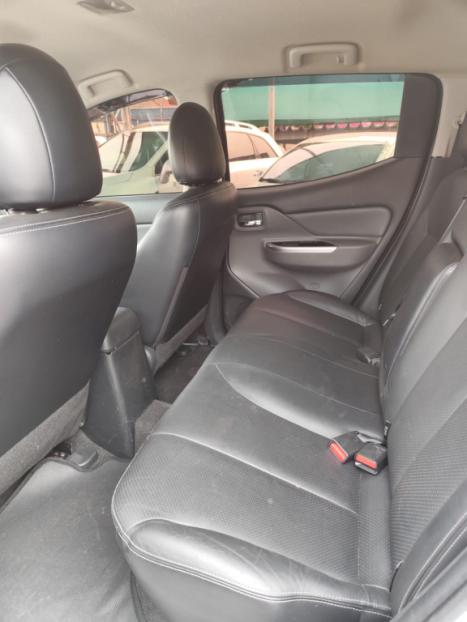 MITSUBISHI L 200 Triton 2.4 16V SPORT HPE-S 4X4 CABINE DUPLA TURBO DIESEL AUTOMTICO, Foto 6
