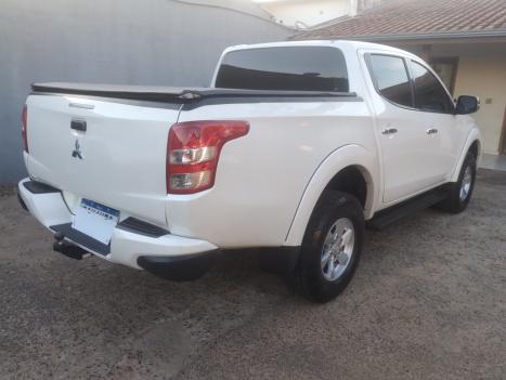 MITSUBISHI L 200 Triton 2.4 16V SPORT HPE 4X4 CABINE DUPLA TURBO DIESEL AUTOM�TICO, Foto 4