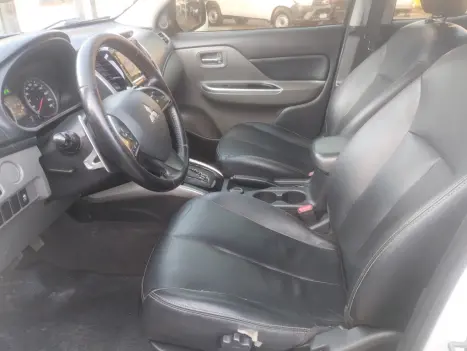 MITSUBISHI L 200 Triton 2.4 16V SPORT HPE 4X4 CABINE DUPLA TURBO DIESEL AUTOM�TICO, Foto 8