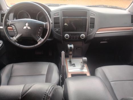 MITSUBISHI Pajero Full 3.2 16V 4P HPE 4X4 TURBO DIESEL AUTOM�TICO, Foto 9