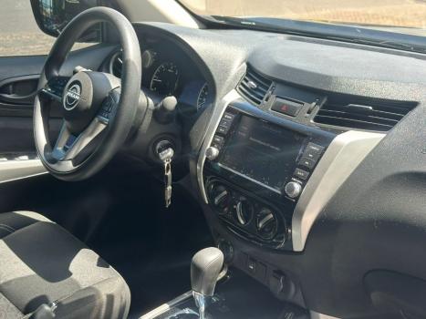 NISSAN Frontier 2.3 16V LE 4X4 CABINE DUPLA BI-TURBO DIESEL AUTOM�TICO, Foto 17