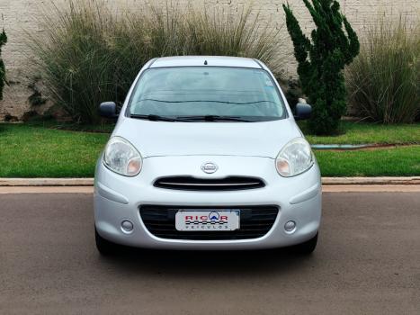 NISSAN March 1.0 16V 4P FLEX, Foto 2