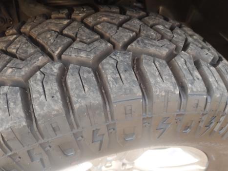 RAM 1500 5.7 V8 CLASSIC LARAMIE CABINE DUPLA 4X4 AUTOM�TICO, Foto 8