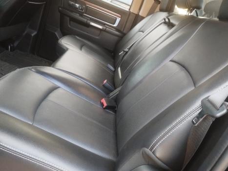 RAM 1500 5.7 V8 CLASSIC LARAMIE CABINE DUPLA 4X4 AUTOM�TICO, Foto 17