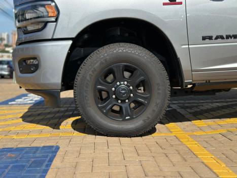 RAM 2500 6.7 I6 24V SLT CABINE DUPLA TURBO DIESEL NIGHT EDITION 4X4 AUTOM�TICO, Foto 7