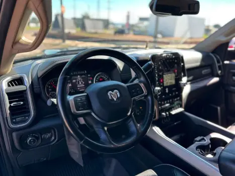 RAM 2500 6.7 I6 24V SLT CABINE DUPLA TURBO DIESEL LARAMIE 4X4 AUTOM�TICO, Foto 13