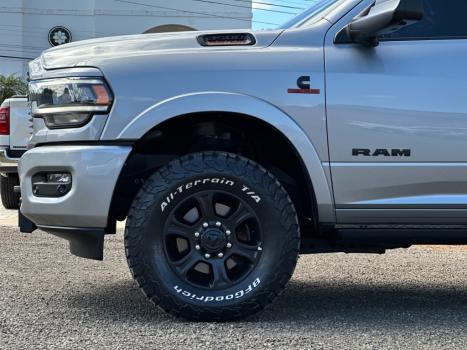 RAM 3500 6.7 I6 LARAMIE NIGHT EDITION CABINE DUPLA 4X4 TURBO DIESEL AUTOM�TICO, Foto 7