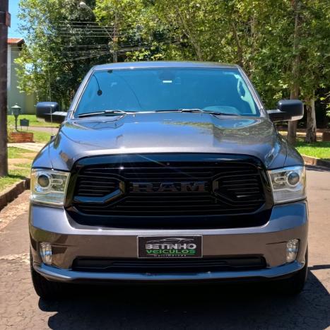 RAM Classic 5.7 V8 32V 4P HEMI LARAMIE AUTOM�TICO, Foto 7