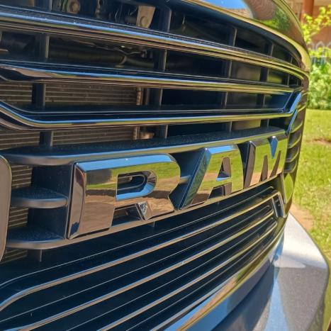 RAM Classic 5.7 V8 32V 4P HEMI LARAMIE AUTOM�TICO, Foto 9