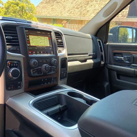 RAM Classic 5.7 V8 32V 4P HEMI LARAMIE AUTOM�TICO, Foto 13