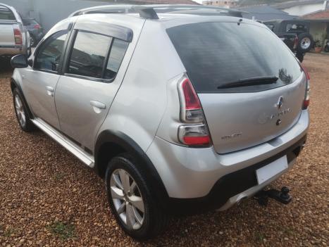 RENAULT Sandero 1.6 16V 4P FLEX STEPWAY AUTOMÁTICO, Foto 6 RENAULT Sandero 1.6 16V 4P FLEX STEPWAY AUTOMÁTICO, Foto 6