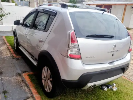 RENAULT Sandero 1.6 16V 4P FLEX STEPWAY AUTOM�TICO, Foto 4