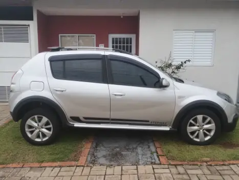 RENAULT Sandero 1.6 16V 4P FLEX STEPWAY AUTOM�TICO, Foto 6