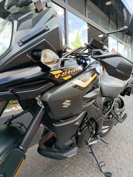 SUZUKI V-Strom DL 1000 XT , Foto 3