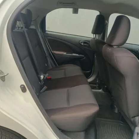 TOYOTA Etios Hatch 1.5 16V 4P FLEX XS AUTOMTICO, Foto 13