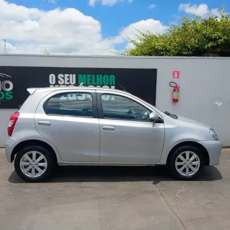 TOYOTA Etios Hatch 1.5 16V 4P FLEX XLS AUTOMTICO, Foto 6