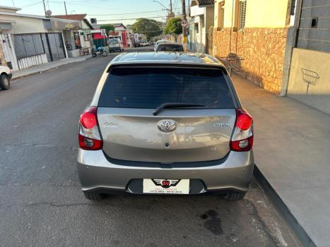 TOYOTA Etios Hatch 1.3 16V 4P FLEX X AUTOM�TICO, Foto 1