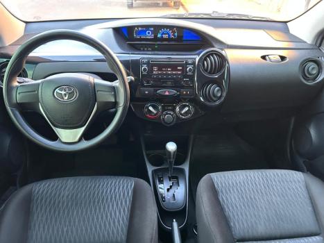 TOYOTA Etios Hatch 1.3 16V 4P FLEX X AUTOM�TICO, Foto 5