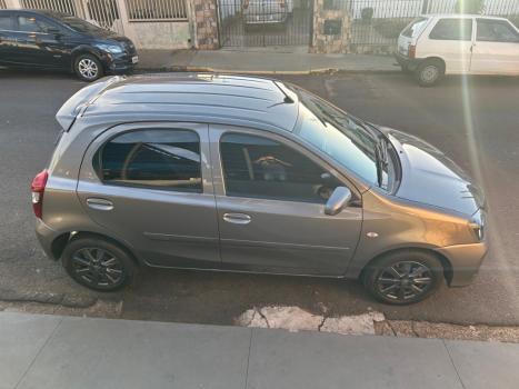 TOYOTA Etios Hatch 1.3 16V 4P FLEX X AUTOM�TICO, Foto 10