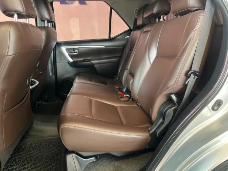 TOYOTA Hilux , Foto 14