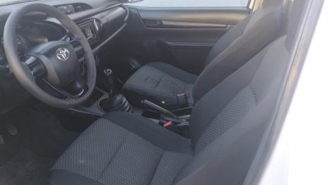 TOYOTA Hilux Caminhonete 2.8 4X4 DIESEL CABINE SIMPLES, Foto 7