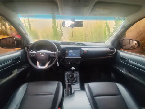 TOYOTA Hilux Caminhonete 2.8 4P 4X4 DIESEL CABINE DUPLA, Foto 9