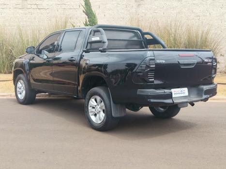 TOYOTA Hilux Caminhonete 2.8 4P 4X4 DIESEL CABINE DUPLA, Foto 6