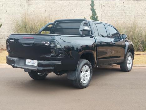 TOYOTA Hilux Caminhonete 2.8 4P 4X4 DIESEL CABINE DUPLA, Foto 4