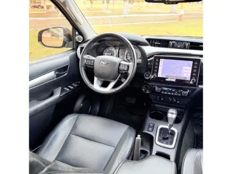 TOYOTA Hilux Caminhonete 2.8 16V SRX 4X4 DIESEL CABINE DUPLA AUTOMTICO, Foto 19