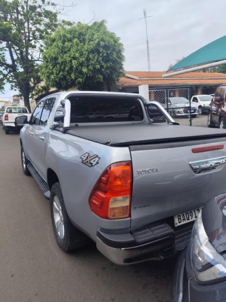 TOYOTA Hilux Caminhonete 2.8 16V SRV 4X4 DIESEL CABINE DUPLA AUTOMTICO, Foto 7