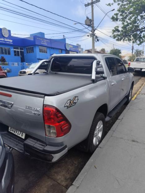 TOYOTA Hilux Caminhonete 2.8 16V SRV 4X4 DIESEL CABINE DUPLA AUTOMTICO, Foto 8